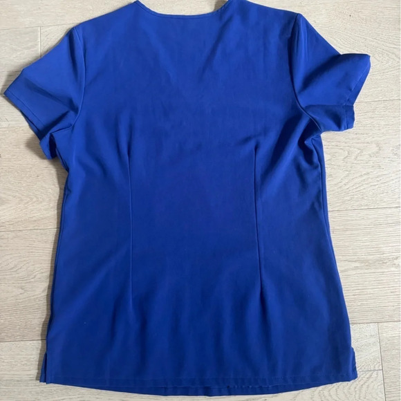 Figs Casma Three-Pocket Scrub Top size smalll - Picture 5 of 6